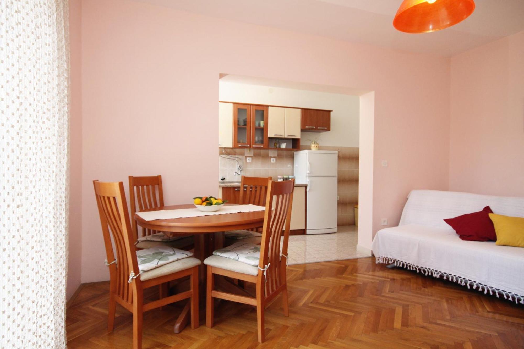 Apartments With A Parking Space Slatine, Ciovo - 8658 Номер фото